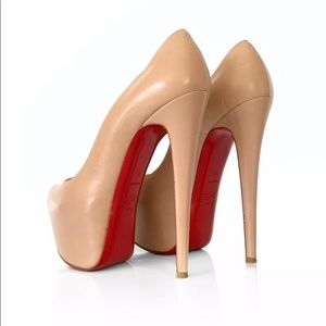 Christian Loubouton Highness 160 39 US 8